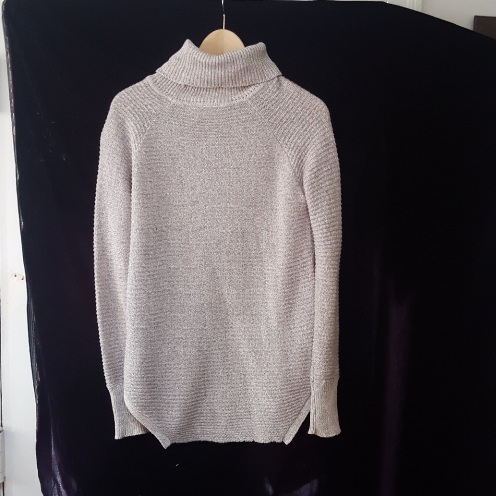 Sweater - Picture 2 of 4